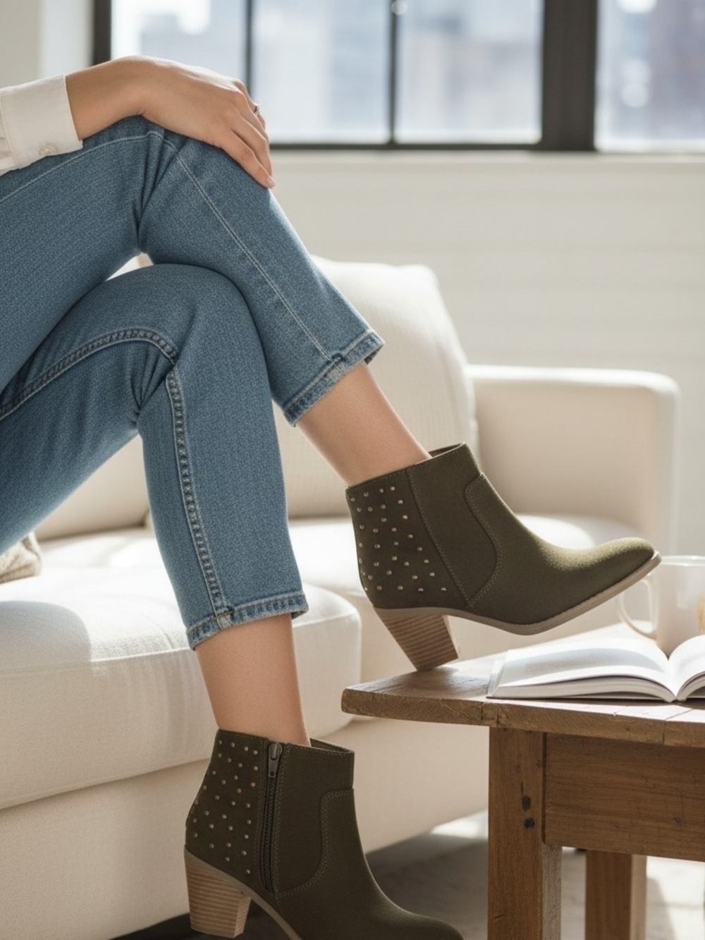 Old Navy Women’s Gray Faux Suede Studded Side Zip Ankle Bootie Boots US 6